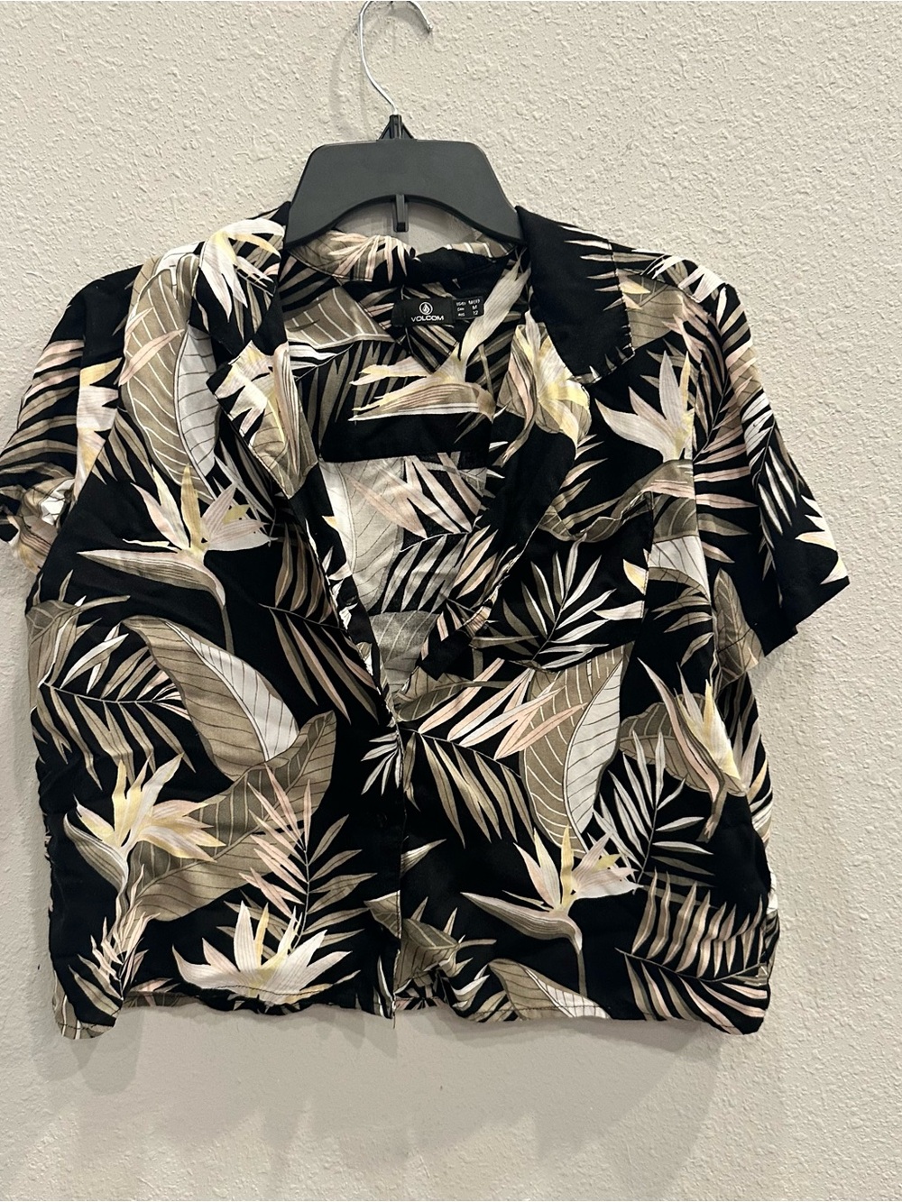 Volcom Tropical Floral Button Up Shirt Medium Black Hawaiian Resort